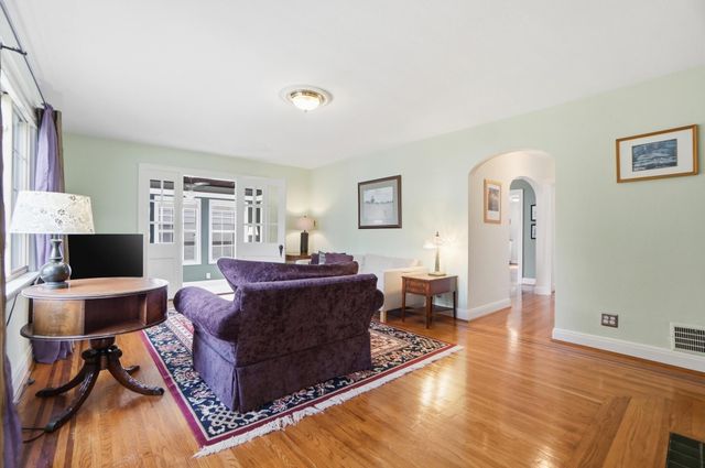 87 W Vernon Lane, Fort Thomas, KY 41075