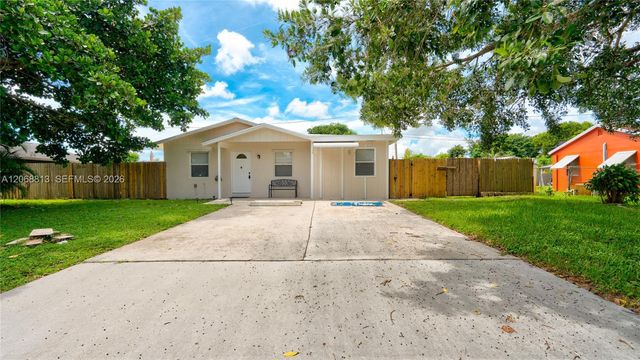 3344 Plaza Place, Lake Worth, FL 33462