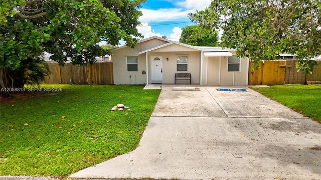 3344 Plaza Place, Lake Worth, FL 33462