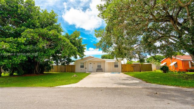 3344 Plaza Place, Lake Worth, FL 33462