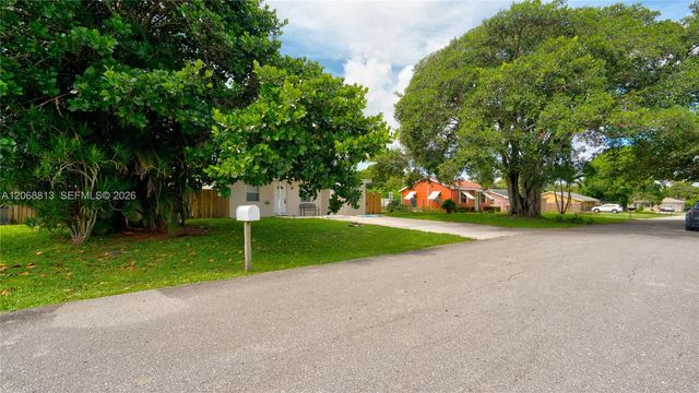 3344 Plaza Place, Lake Worth, FL 33462