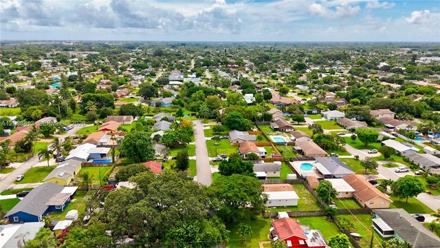 3344 Plaza Place, Lake Worth, FL 33462