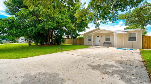 3344 Plaza Place, Lake Worth, FL 33462