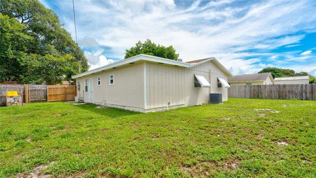 3344 Plaza Place, Lake Worth, FL 33462