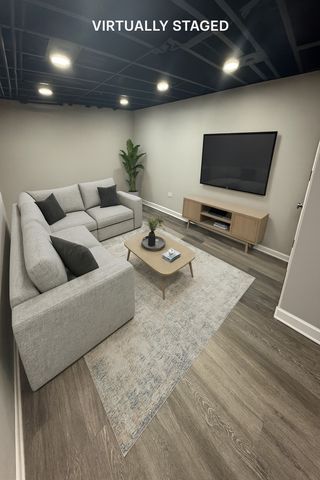 758 N Kenilworth Avenue, Glen Ellyn, IL 60137