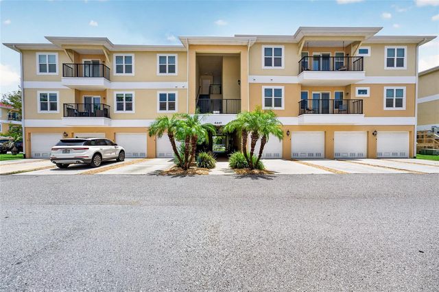 6420 BANYAN BOULEVARD 201, New Port Richey, FL 34652