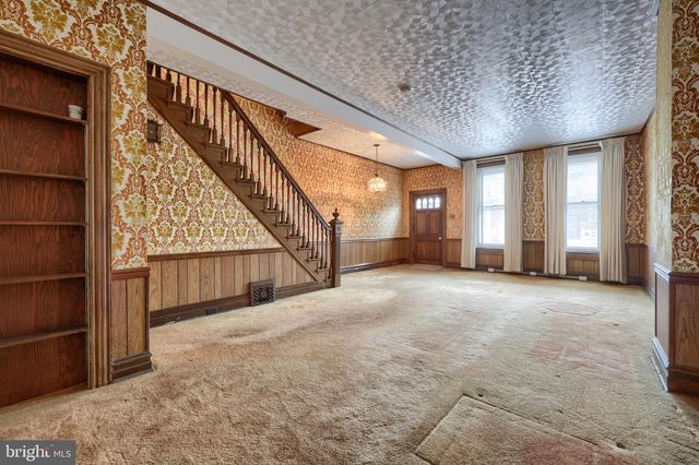 745 WALNUT ST, Columbia, PA 17512