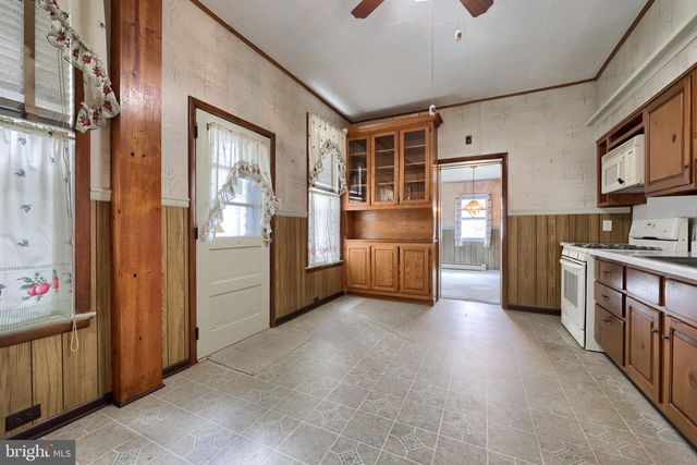 745 WALNUT ST, Columbia, PA 17512