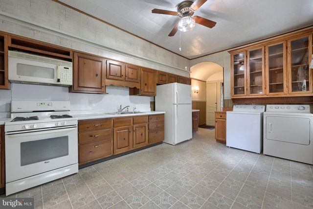 745 WALNUT ST, Columbia, PA 17512