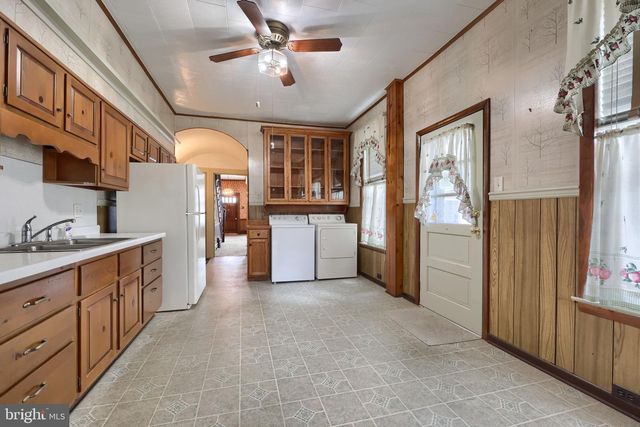 745 WALNUT ST, Columbia, PA 17512