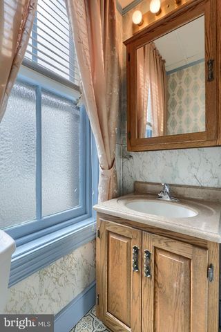 745 WALNUT ST, Columbia, PA 17512