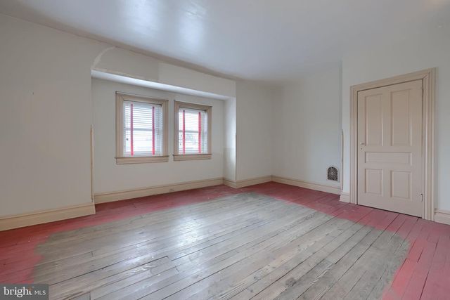 745 WALNUT ST, Columbia, PA 17512