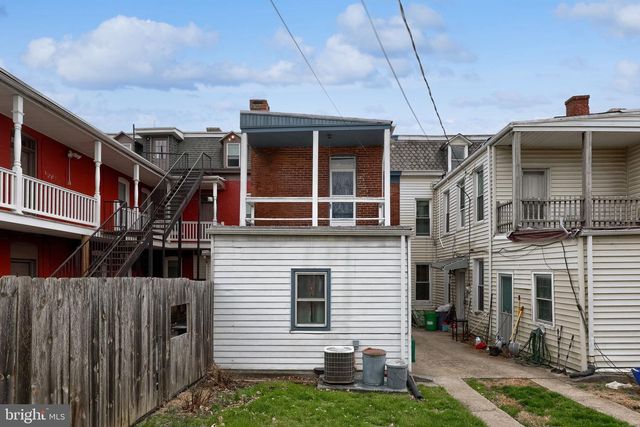 745 WALNUT ST, Columbia, PA 17512