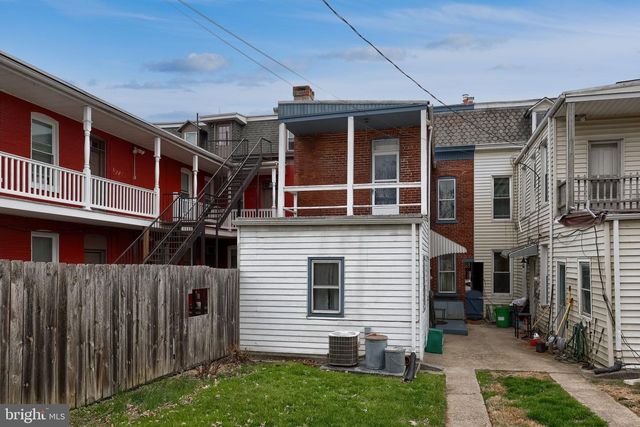 745 WALNUT ST, Columbia, PA 17512