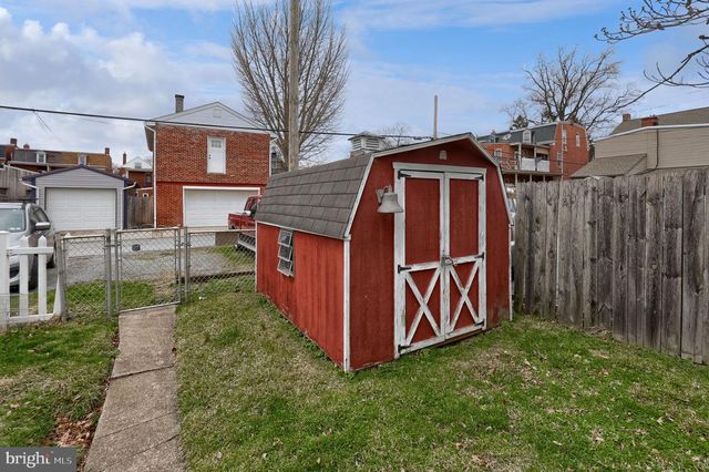 745 WALNUT ST, Columbia, PA 17512