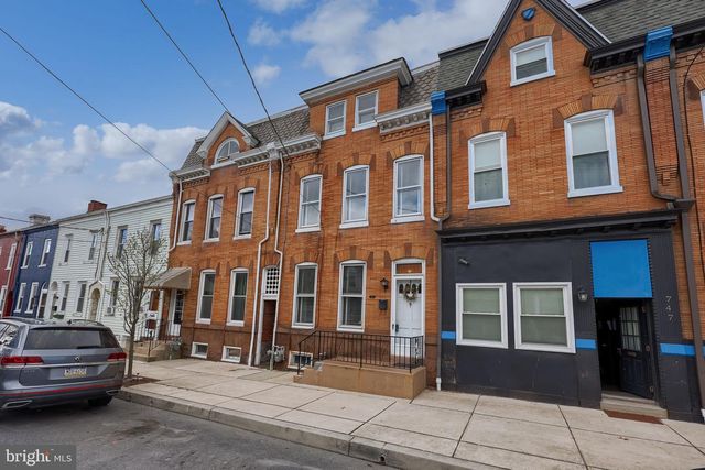 745 WALNUT ST, Columbia, PA 17512