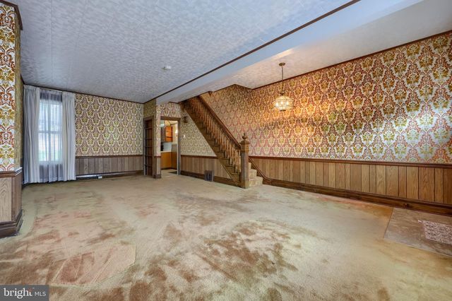 745 WALNUT ST, Columbia, PA 17512