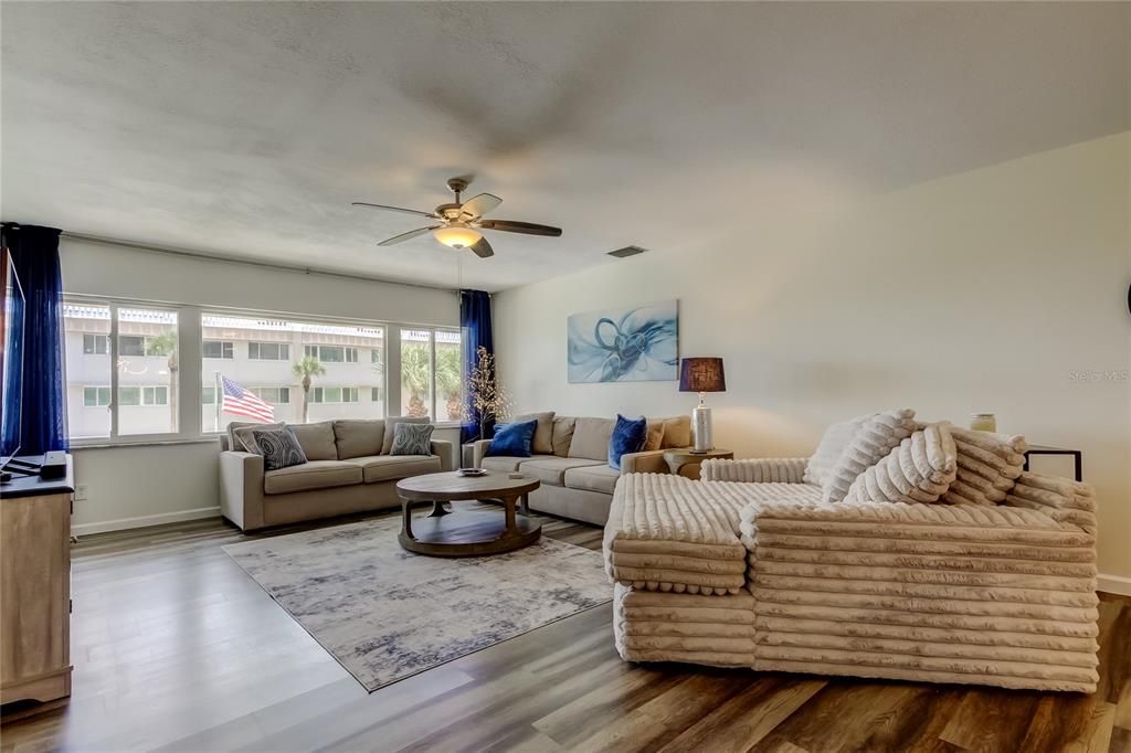 Image 13 of property listing at 100 BLUFF VIEW DRIVE 208A, Belleair Bluffs, FL 33770