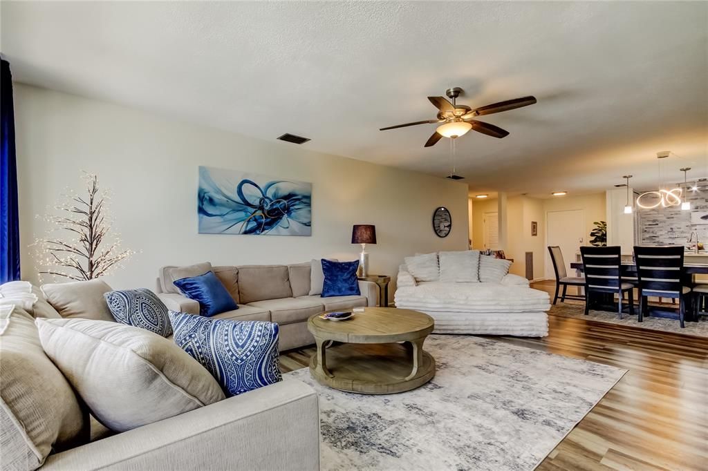 Image 14 of property listing at 100 BLUFF VIEW DRIVE 208A, Belleair Bluffs, FL 33770