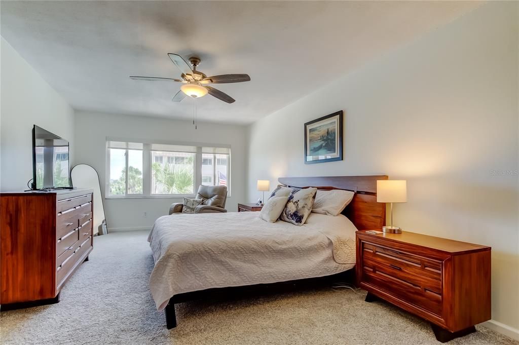 Image 18 of property listing at 100 BLUFF VIEW DRIVE 208A, Belleair Bluffs, FL 33770