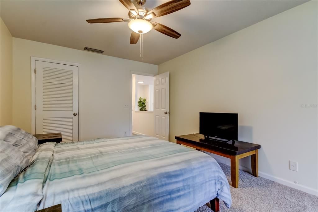 Image 24 of property listing at 100 BLUFF VIEW DRIVE 208A, Belleair Bluffs, FL 33770