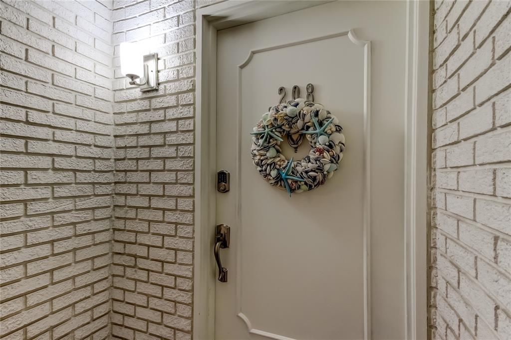 Image 3 of property listing at 100 BLUFF VIEW DRIVE 208A, Belleair Bluffs, FL 33770