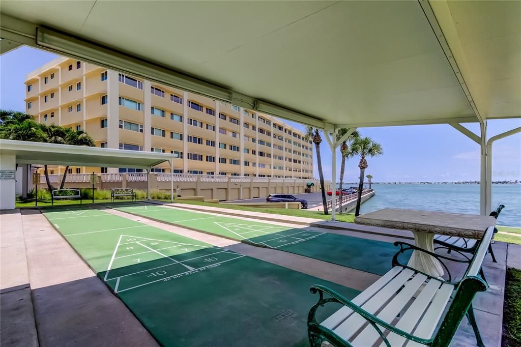 Image 41 of property listing at 100 BLUFF VIEW DRIVE 208A, Belleair Bluffs, FL 33770