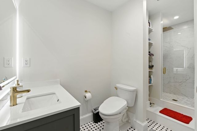 37 Bay State Rd 4, Boston, MA 02215