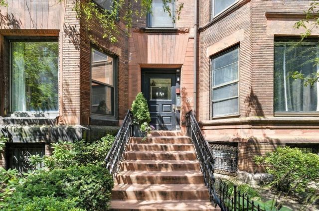 37 Bay State Rd 4, Boston, MA 02215
