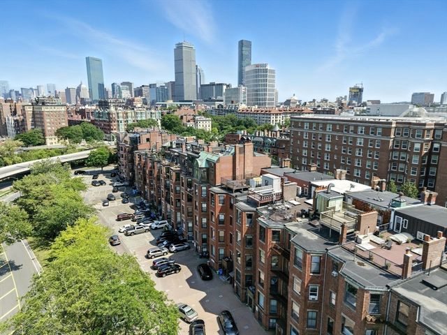 37 Bay State Rd 4, Boston, MA 02215