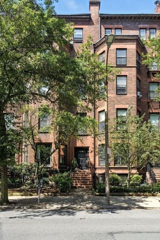 37 Bay State Rd 4, Boston, MA 02215