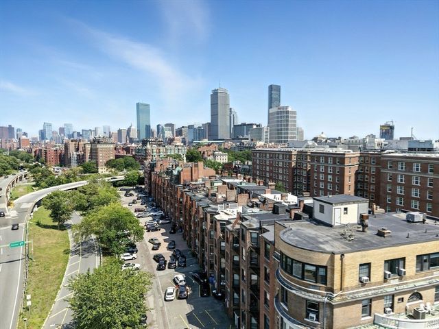 37 Bay State Rd 4, Boston, MA 02215
