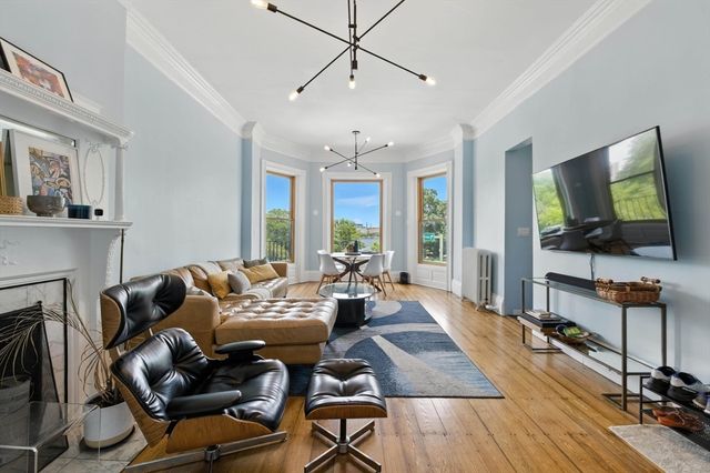 37 Bay State Rd 4, Boston, MA 02215