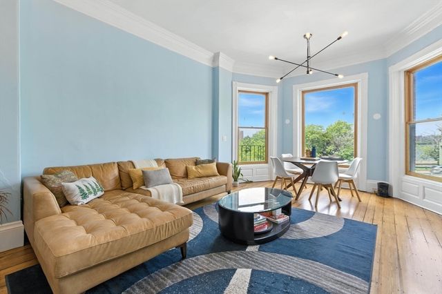 37 Bay State Rd 4, Boston, MA 02215