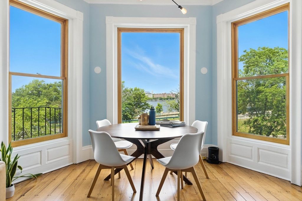 37 Bay State Rd 4, Boston, MA 02215