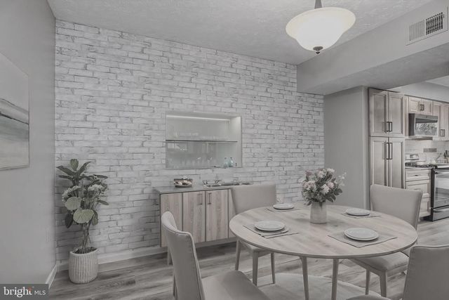 6105-A HOSKINS HOLLOW CIR, Centreville, VA 20121