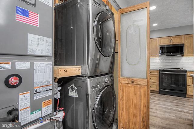 6105-A HOSKINS HOLLOW CIR, Centreville, VA 20121