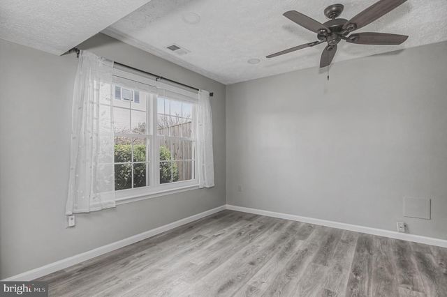 6105-A HOSKINS HOLLOW CIR, Centreville, VA 20121