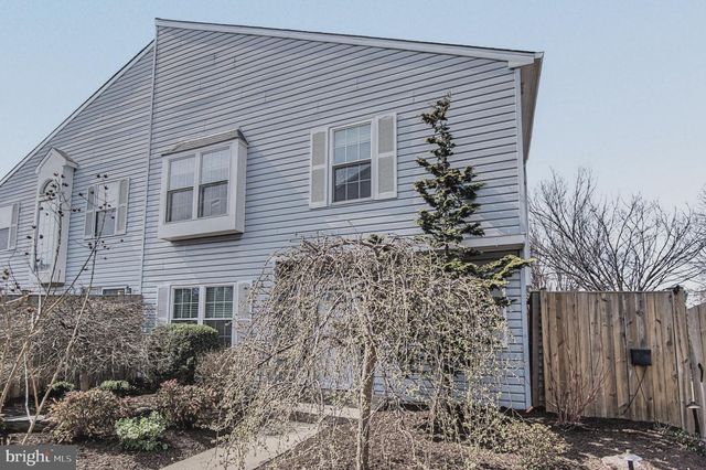 6105-A HOSKINS HOLLOW CIR, Centreville, VA 20121