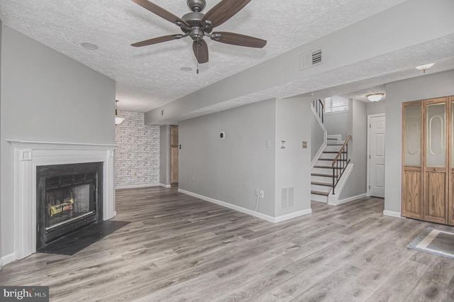 6105-A HOSKINS HOLLOW CIR, Centreville, VA 20121