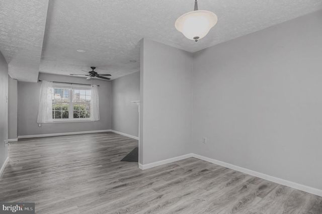 6105-A HOSKINS HOLLOW CIR, Centreville, VA 20121