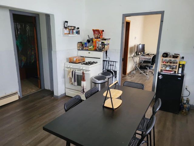 2423 S 9th PLACE, Milwaukee, WI 53215