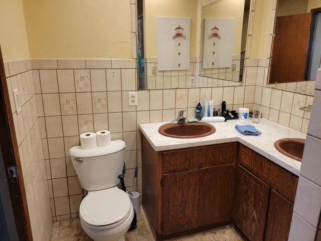 2423 S 9th PLACE, Milwaukee, WI 53215
