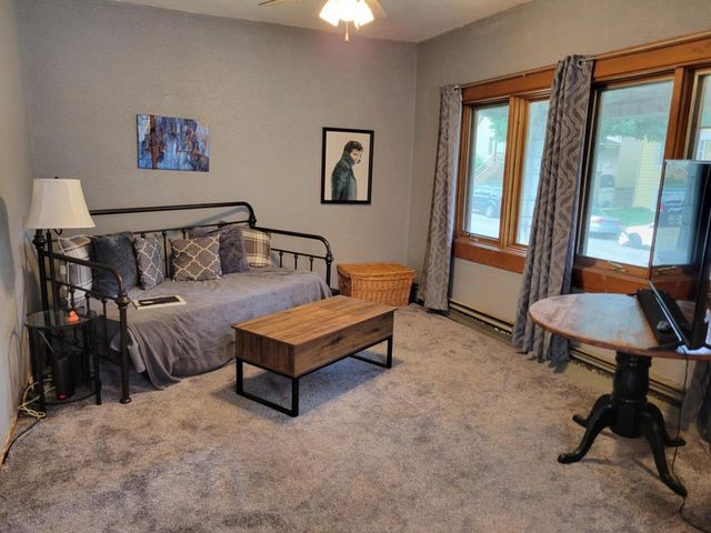 2423 S 9th PLACE, Milwaukee, WI 53215