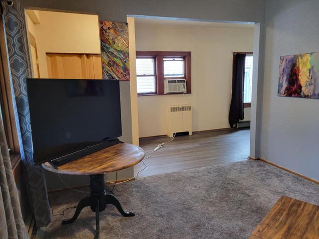 2423 S 9th PLACE, Milwaukee, WI 53215