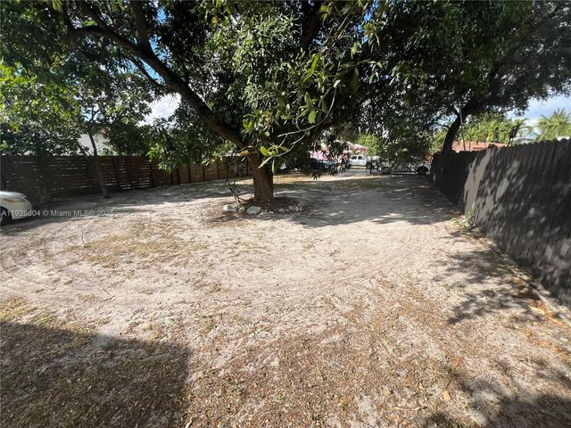 2255 NW 85th St, Miami, FL 33147