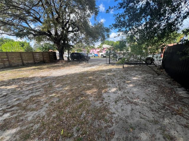 2255 NW 85th St, Miami, FL 33147