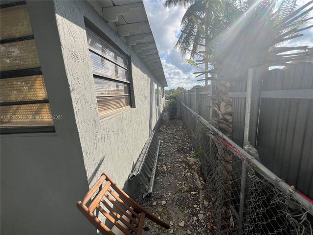 2255 NW 85th St, Miami, FL 33147