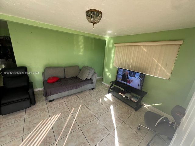 2255 NW 85th St, Miami, FL 33147