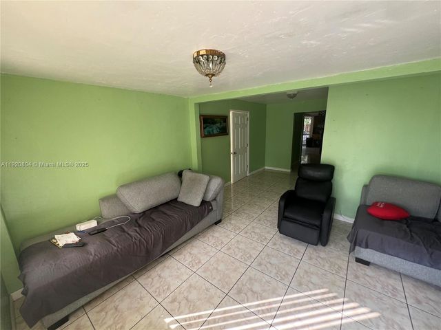 2255 NW 85th St, Miami, FL 33147